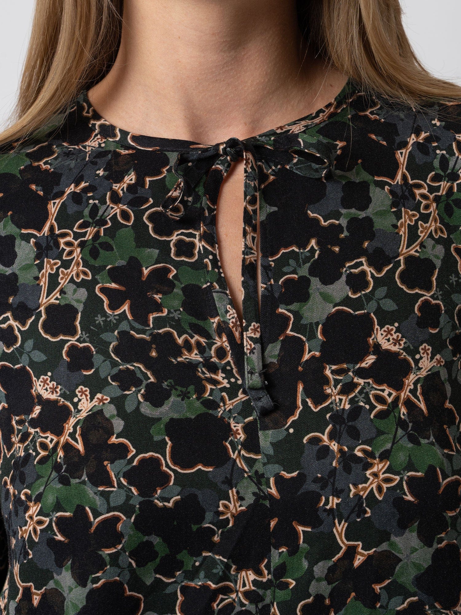 Kristen Blouse Green Twilight Floral - Women's Blouse | Saint + Sofia® EU